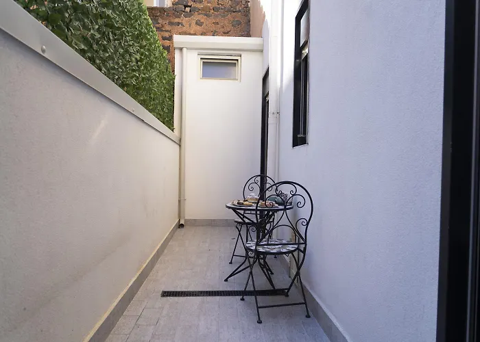 European - Town Center Self Check-in * 卡塔尼亚