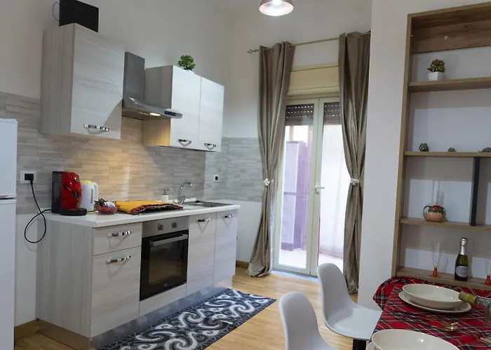 European - Town Center Self Check-in 卡塔尼亚