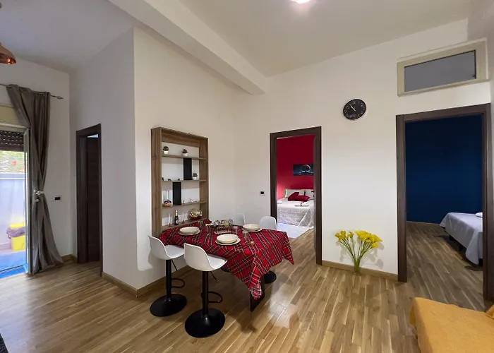 European - Town Center Self Check-in 卡塔尼亚